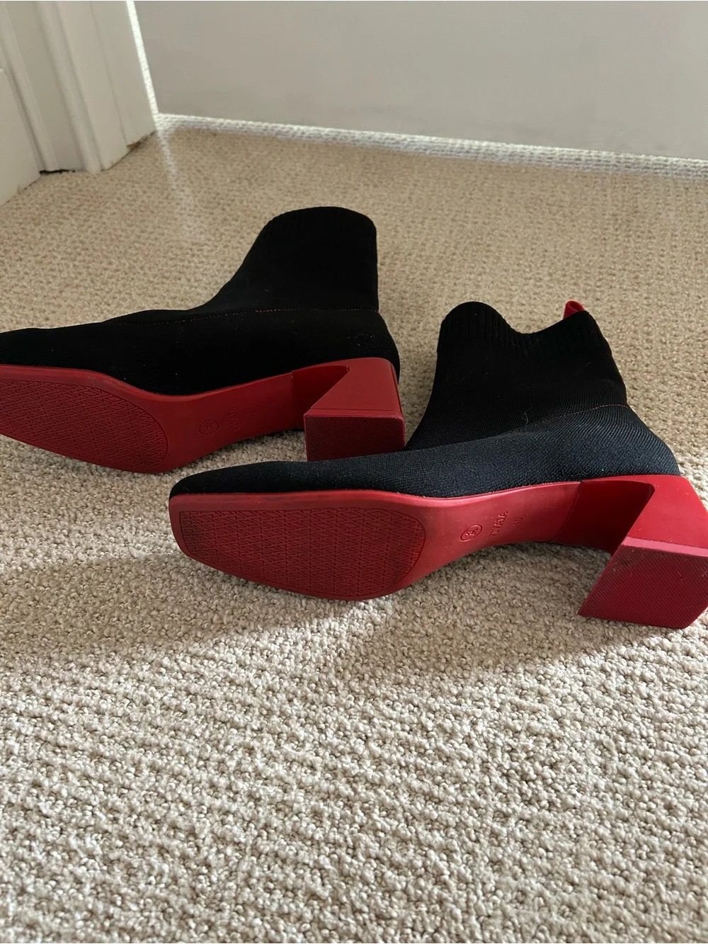 Vivaia Water-Repellent Square Toe Block Heeled Ankle Boots Red & Black Size 40